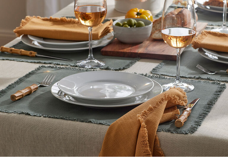How to Host Thanksgiving: Our Top 12 Tips