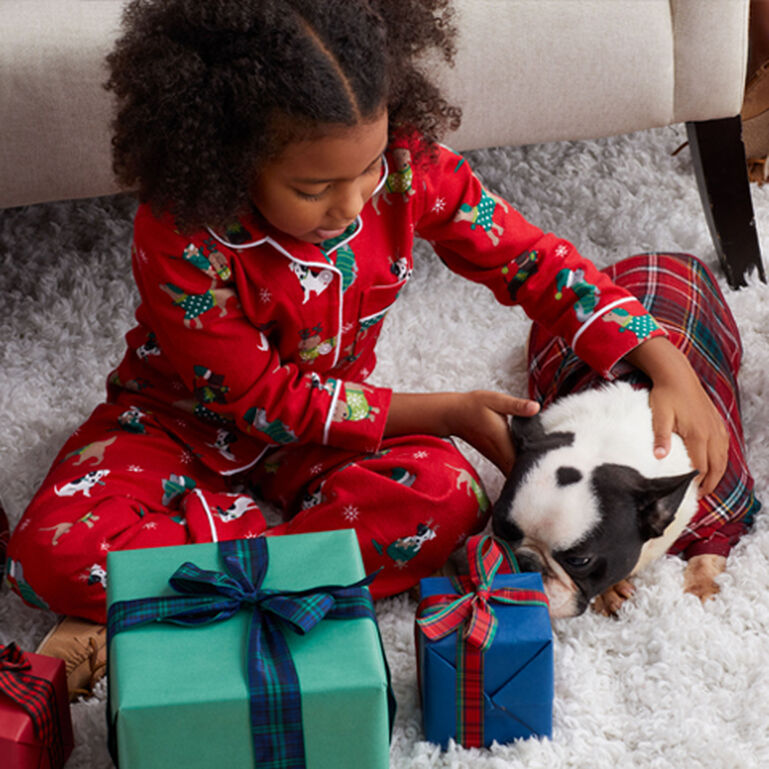 Top 8 Christmas Party Ideas and Holiday Hosting Tips