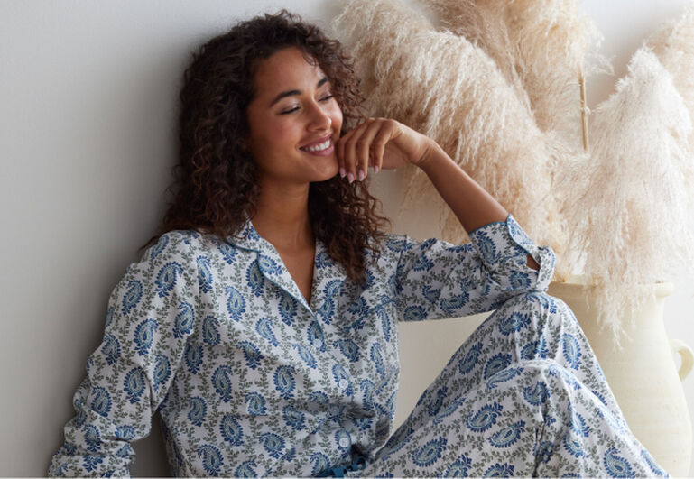 How to Choose the Perfect Women's Pajamas for Travel