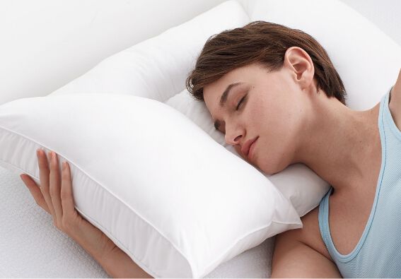 Side sleeper using specialty pillow