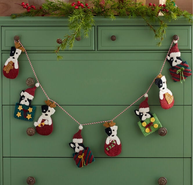 Image of holiday garland Image of holiday garland